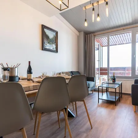 Daire Le Curling A - Val Claret-9 By Interhome *