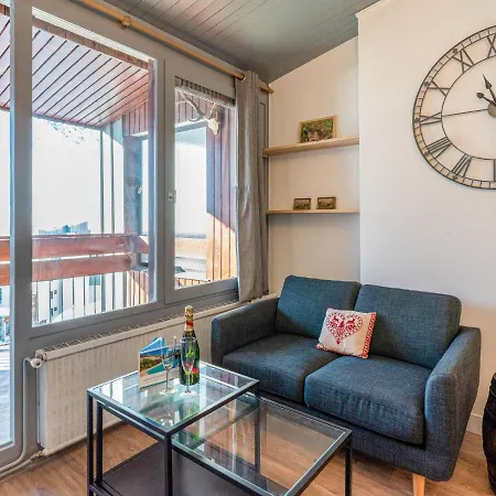 Daire Le Curling A - Val Claret-9 By Interhome *