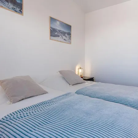 Le Curling A - Val Claret-9 By Interhome